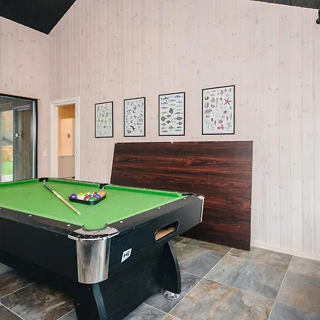 12 Person In * هادرسليف